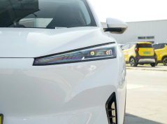 Дунфэнфэншен SKY EV01