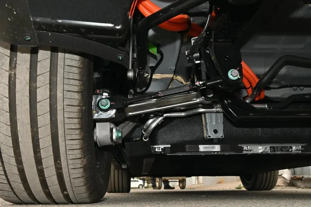 Mid-size SUV Mid-size SUV