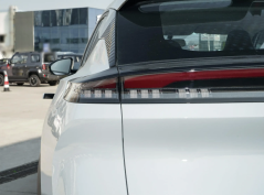 Дунфэнфэншен SKY EV01