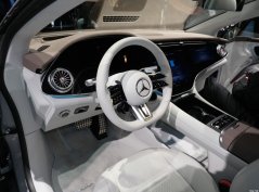 مرسيدس بنز EQS AMG