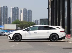 مرسيدس بنز EQS AMG