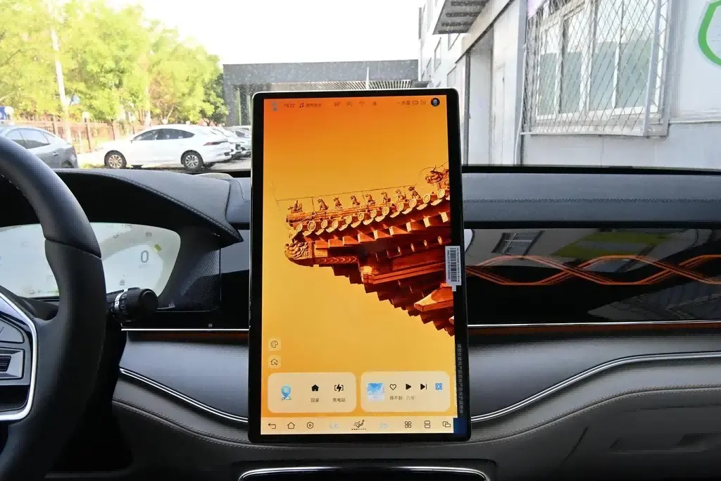 Mid-size SUV Mid-size SUV