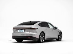 NIO ET7