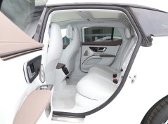 مرسيدس بنز EQS AMG